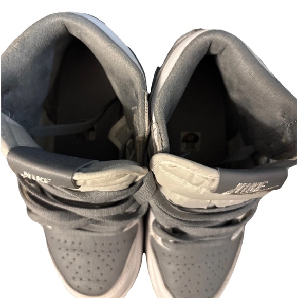 YOUTH Nike Jordan 1's gray/white retro high OG stealth. SIZE 4 -**NO BOX - Picture 8 of 16